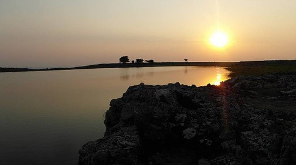 LAGOA DO CERRO - Esta bela lagoa encontra-se localizada no Rincão das Burras, sendo e tem sua nascente no alto de um cerro. Segundo informações, mesmo em épocas de estiagem intensa, suas águas sempre se mantiveram no nível, mostrando que a vertente que lh